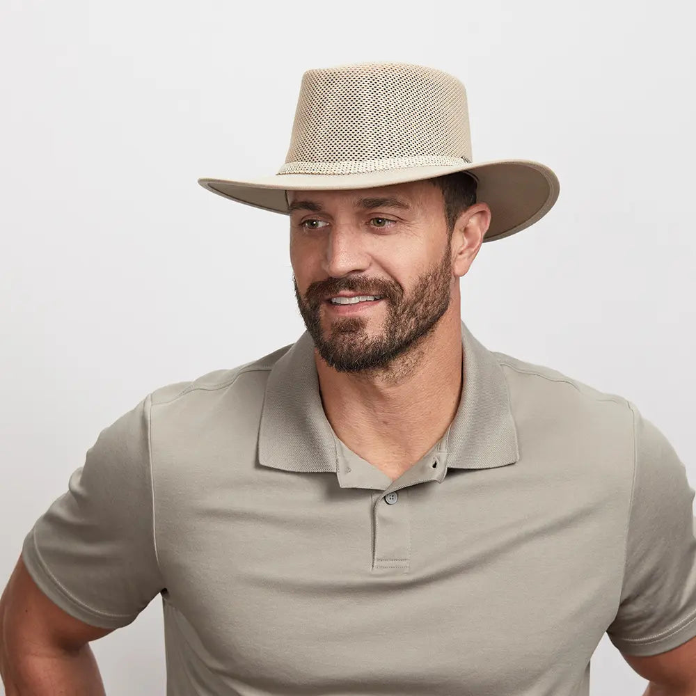 Huge brim hat on sale