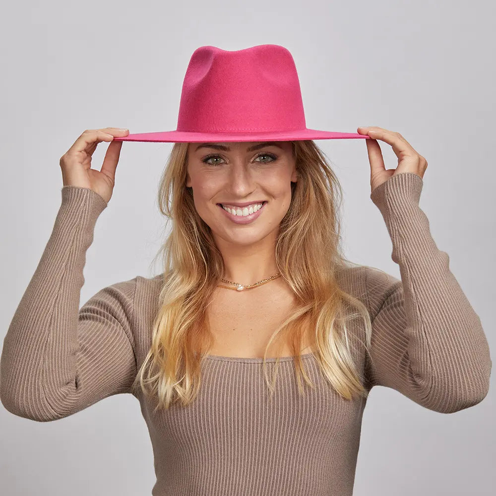 Hat VIVETTA Woman color Pink