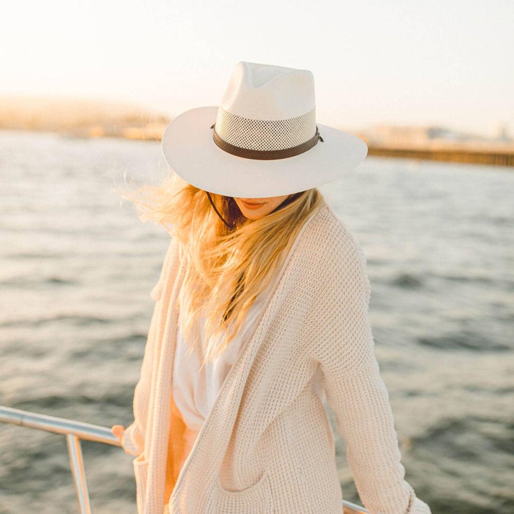 White best sale beach hat