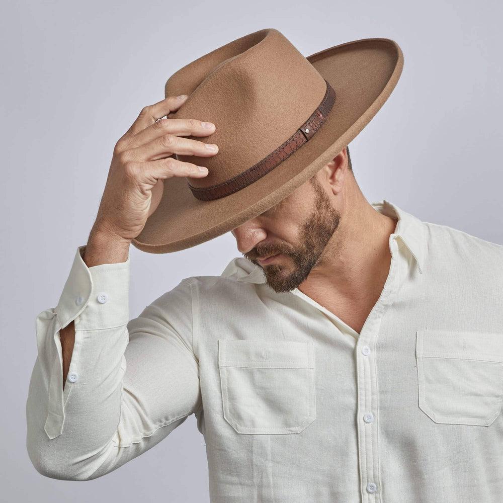 A man wearing Hudson Bark Felt Fedora Hat 